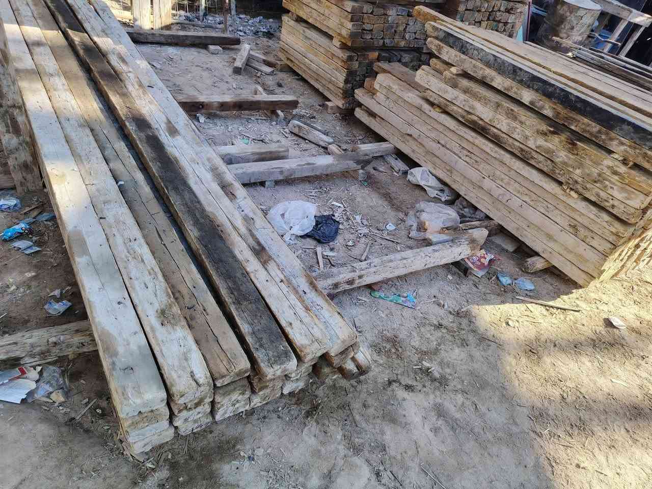 سير 4م+3م+سير متر 3*3+2*4 لوح مقاصير للبيع نضيف وتارس، بيع. مكاعب مكاني الحله المركز ***********
