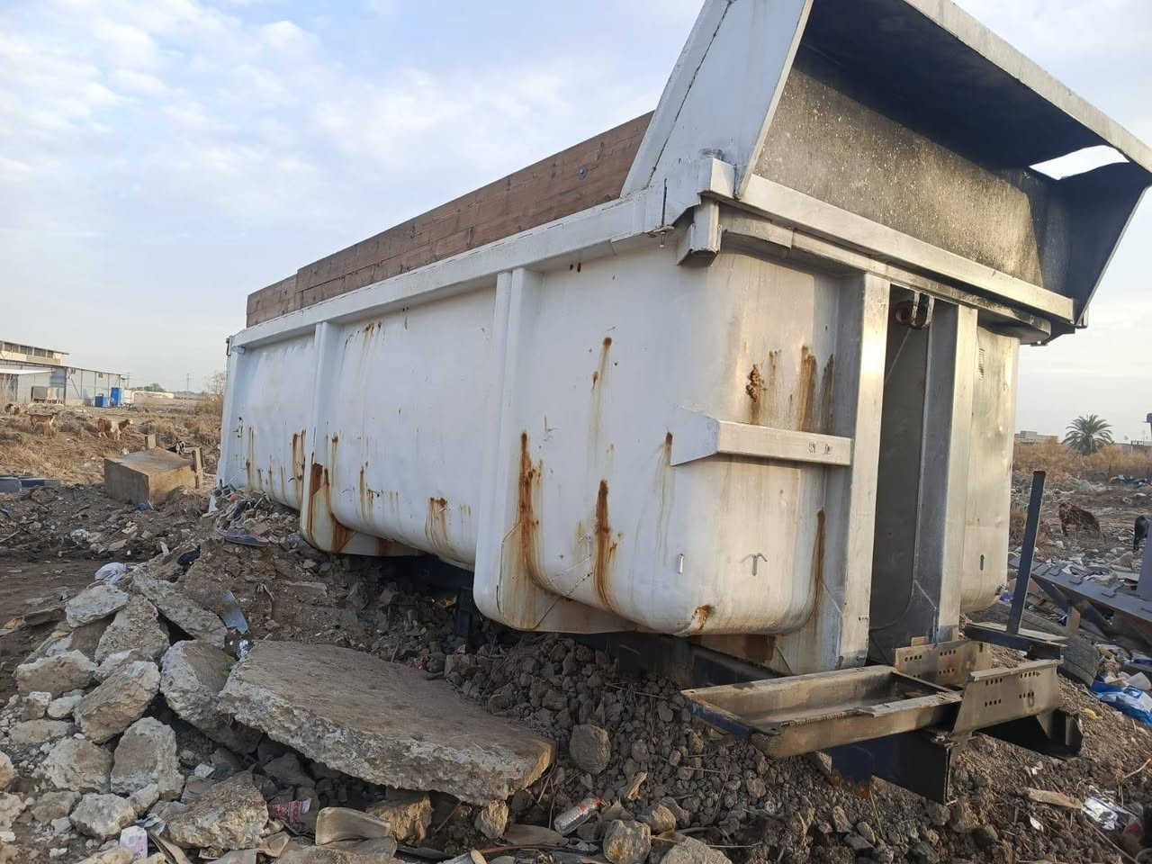 السلام عليكم بدي اكتروز اسرالي كامل من عده الجك ودبل شاصي السعر 25ورقه قفل الاستفسار الاتصال على الرقم (***********)
