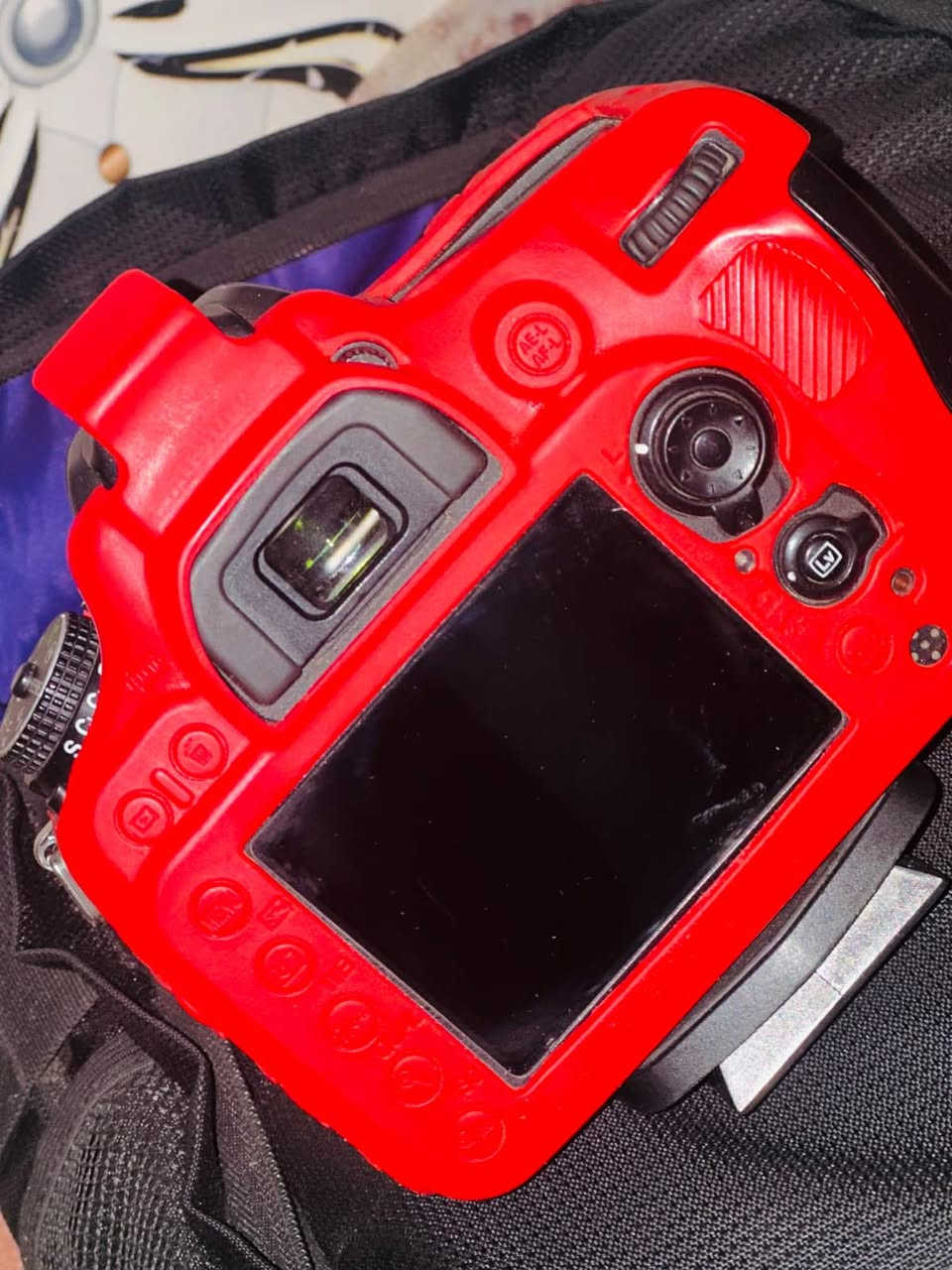 كامرة نيكون 610 فول فريم
الملحقات 
رام 32 گيگة
جنطة
شاحنة
بطارية
حزام كتف 
عدسة 18_105
للاتصال على الرقم 
***********
