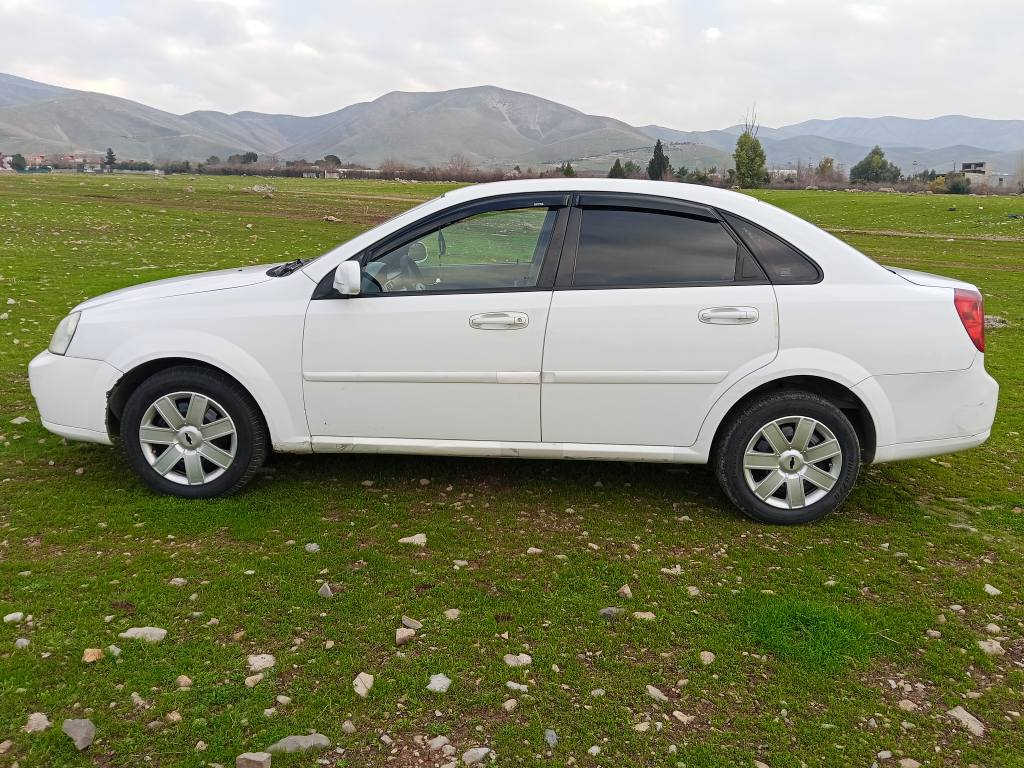 ئۆپترا       2011
***********
ئۆتۆماتیک 
تەبرید ساردوگەرم 
بێ بۆیاخ بێ شوختوقوپاوی
چوارتایەی تازە
مەکینەوگێڕبەشەرتی فیتەر
کارەبای هەمووی مەزبوتە
 تەقەوڕەقەی هیچ نییە
کامل کراوەبەزینۆن 
چوارجام کارەبای ئاوێنە کارەبای
نرخ 54$ مەجلێیکی کەمی برایانە حلبجة, السليمانية
