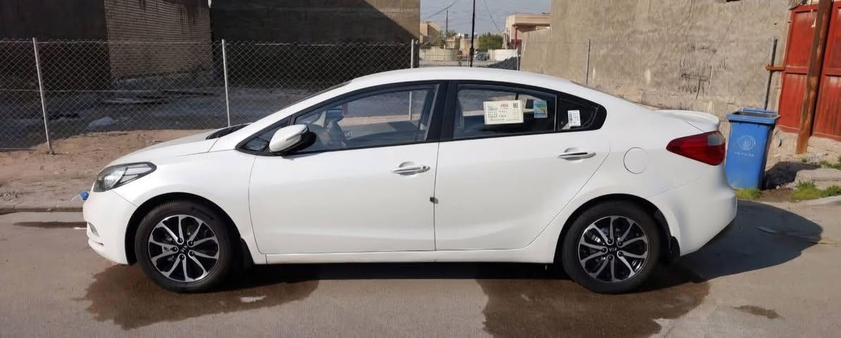 سلام عليكم للبيع كيا
سيراتو 2017 خليجي
محرك 1600 دوش
رقم بغداد الدولي بااسمي
بيه منظومه غاز كامله
بيها الباب الوره السايق كلير
والدعاميه صبغ وبيها كم مكان بارد
الدواسه بجة السايق صبغ 
وبيها بالجاملغ الايسر ضربه مال دراجه مصورها بالفديو
سونار موجود عندي
مغلفه كلها من جوه نايلون ودوشمه
تحكم ستيرن
مري شفط
تخم تاير قبل اسبوعين شديته
ويل كب 16 
السعر 120 
مكاني بغداد 
الاتصال ***********
