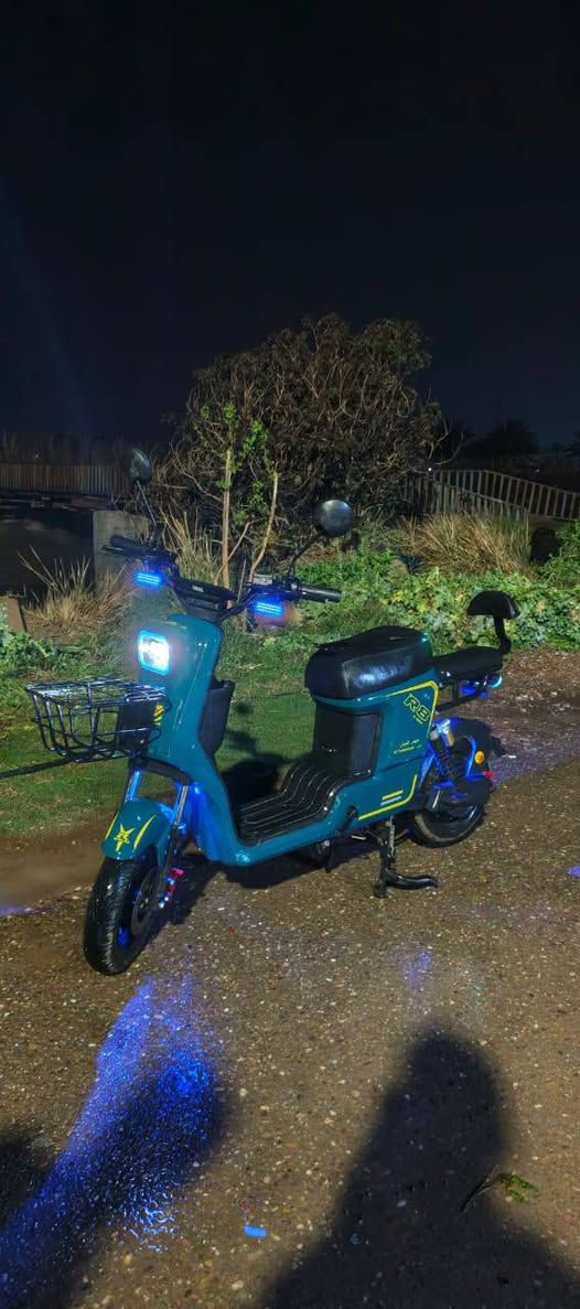 موطور شحن للبيع مقفول نضافه فول
ستخدام ثلاثة أشهر  بطاريات 5 للاستفسار تصال على الرقم ***********
