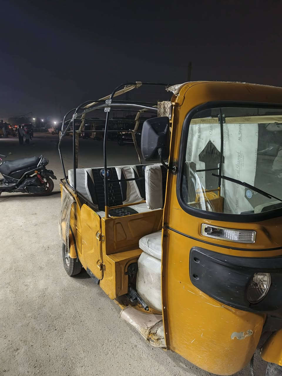 سلام عليكم تكتك موديل ٢١ باسمي تحويل مباشر بيه ضربه بصفحه وضربه بل لغد مكينه تقبل عوزه ترتيب جادر وهاي مكاني سبع قصور سعرها ٦٥٠٠ قفل ***********
