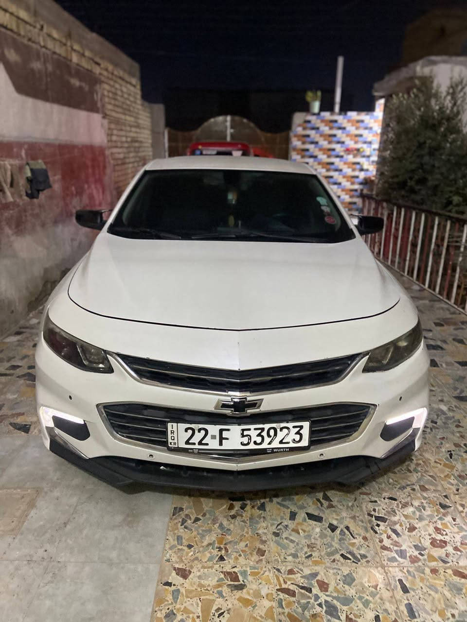 سياره : ماليبو MALIBU /  LT للبيع او للمرواوس
موديل:  2017 
ماشيه :140 K
حجم محرك : 1500 تيربو  لمرغوب  + كير 6 نمر 
لون:  ابيض صدفي 
 ضرر سياره : مذكور بلسونر  
تخم تاير جديد  ✅
صدر امامي جديد ✅
صدر خلفي جديد ✅
قطعتين تبريد امامي و خلفي  + تبريد ثلج  
سياره ما بيهه اي نقص كامله ✅
مواصفات : 
1️⃣: ويل حجم 17 انج 
2️⃣:  حساس اطارات 
3️⃣ : مثبت سرعه تفاعلى 
4️⃣: شاشه معلومات :حساس  ضغط دهن و حساس اي بي اس حديث 
5️⃣:لايت امامي عدسه  + لايت ا نضام اوتو + بوجكترات لد  ابيض 
6️⃣بك لايت خلفي لد 
7️⃣:  سياره 6 بصمات : بصمه تشغيل + 4 بصمات ع لأبواب  + بصمه جنطه  ونضام  فتح و غلق ذكي 
8️⃣: كشن سائق كهربائي بل كامل 6  وضعيات حركه مختلفه 
9️⃣:سياره  نضامين قياده : ايكو و عادي 
🔟: شاشه وسطيه حجم 9 انج + كامره خلفيه دواره بلاديه  
11:    نضام أوامر صوتيه بل ستيرن يعني حاكيه اتصال 
12:  اوتو ستوب : Stop  نضام توقف ذاتي 
13: نضام مانع انزلاق حديث 
14  أناره محيطيه لدات داخليه بل  أبواب الاماميه + لدات بدشبول  
15 : مرايه اوتو  تعتيم ذاتي 
نضام سماعات 🔊 دمام سماعات عدد 6 
16 : نضام گيچ سرعه كيلومتر وميل
17 :ايرباكات أماميه 2  + ايرباك جانبي بل تكمه مال باب عدد 2 +   ايرباك مقاعد أماميه 2   يعني (6)ايرباك السعر 110 رقم صاحب السياره ***********ابو جعفر
