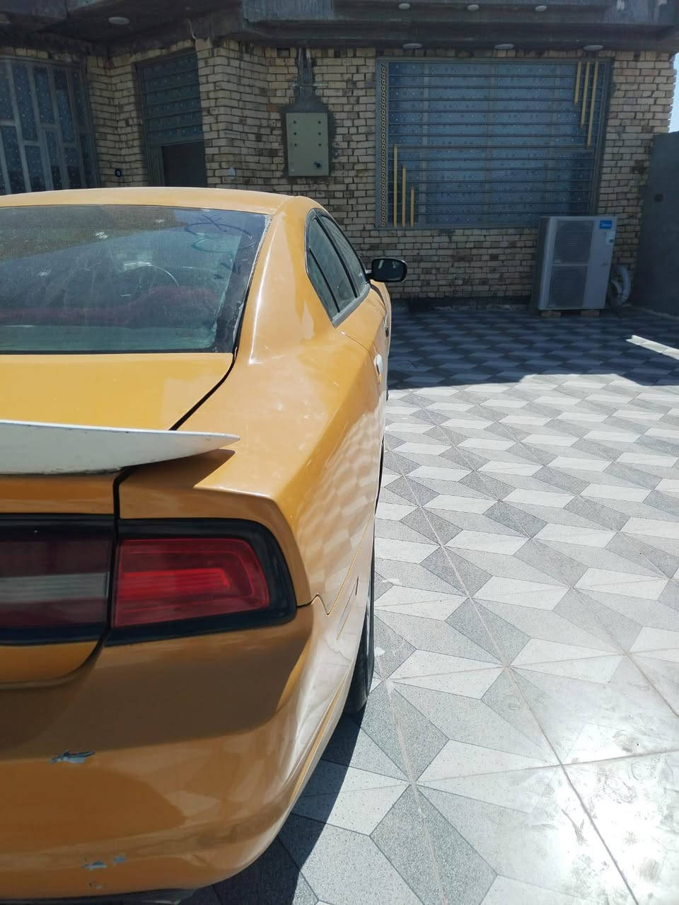 سلام عليكم جارجر 2014 جاهزه مكينه كير اكسن حداديه تخم تاير ضررها موجود بصور امريكا وبالعراق بيها جاملغ خلفي سعر 140 وبيها مجال ***********
