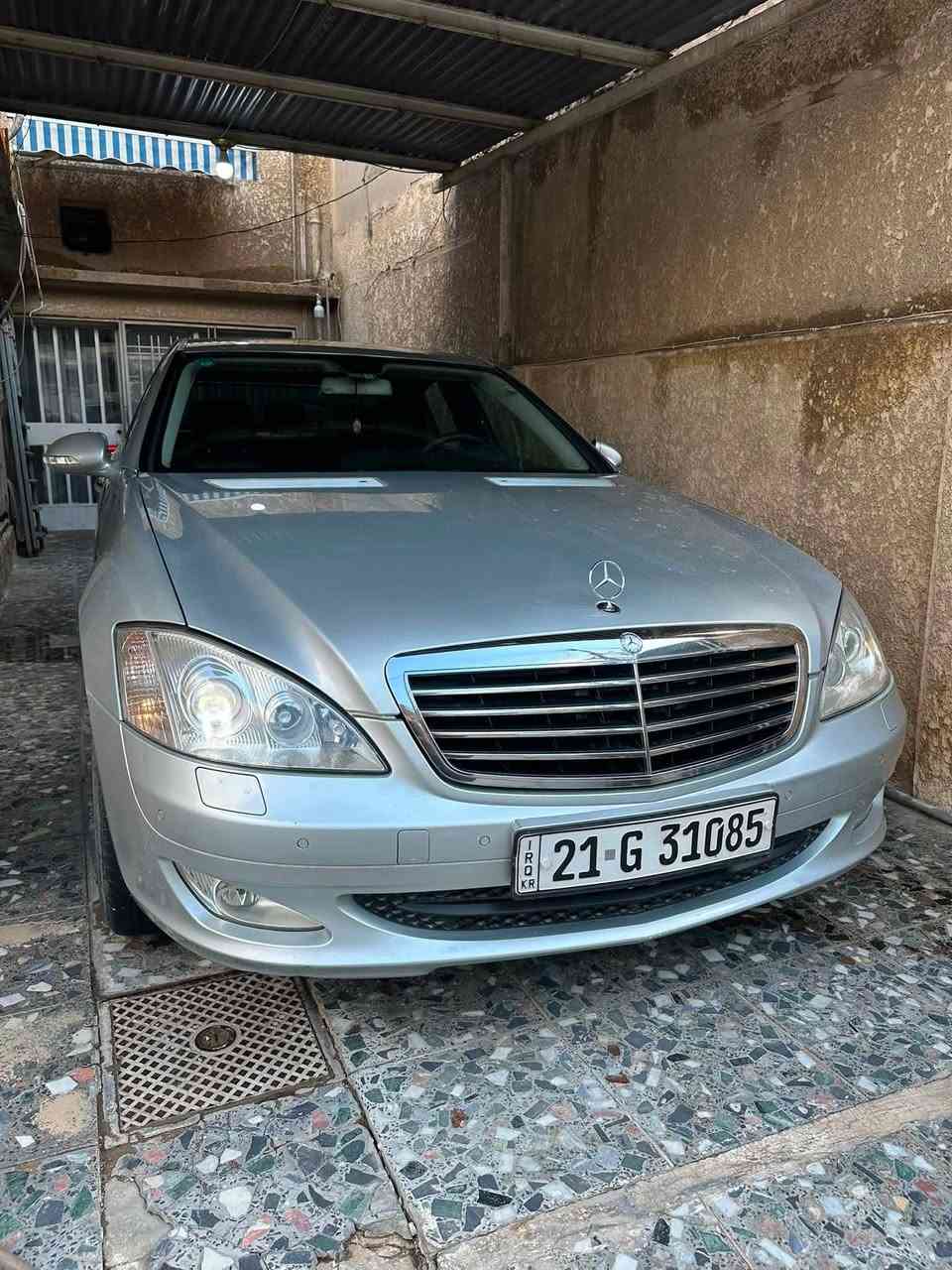 السلام عليكم
مرسيدس w221 2006  رقم سليمانيه الجديد 
السياره وارد يابان s350  بيها اربع قطع كلير من اليابان 🇯🇵 
السياره ماشيه 160 كيلو فقط 
بدون اي نقص السياره ابد  صفر مسج 
صندوق شفط
جوبلسات 
لايت ديناميكي متحرك
مري شفط
كشنات تدفئه 
فتحه 
وبيها هواي مواصفات معروفه مواصفات الآس 
مكان السياره بغداد البلديات 
السعر مناسب جداً 158 ورقه
بيع فقط فقط

***********

