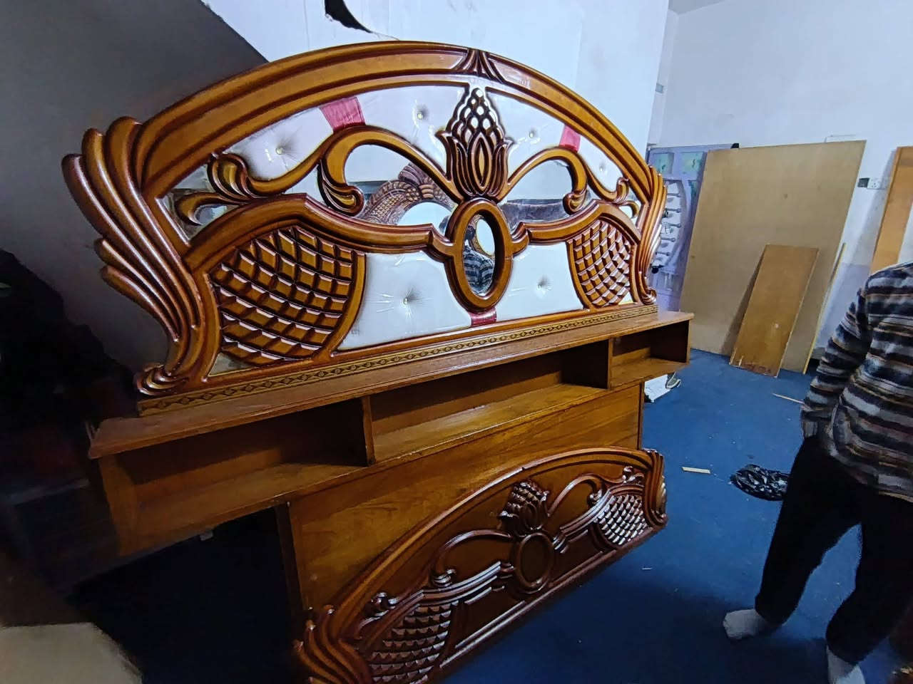 سلام عليكم غرفه لبيع صاج عراقي ***********
سعر ٧٠٠ الشعله ام نجم
