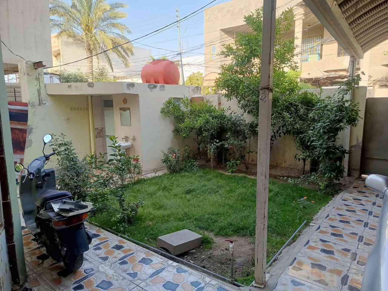🏡 دار للبيع في بهرز – حي صدام (السلام) 

(قرب أسواق السلام وقرب متوسطة الصديق ) 

(ملاحظة البيت للبيع فقط ) ...

فرصة مميزة لامتلاك منزل بموقع هادئ وقريب من الخدمات 👇

📐 المساحة: 200 متر
📄 الملكية: طابو ملك صرف باسمي – قابل للتحويل المباشر
🏠 البناء: طابوق – طابقين

🔹 تفاصيل الطابق الأول:
استقبال + صالة + مطبخ
غرفتين نوم
صحيات مع حمام داخلي وخارجي

🔹 تفاصيل الطابق الثاني:
غرفتين نوم
صحيات + حمام

📍 الموقع قريب من أسواق السلام وجميع الخدمات

📞 للاستفسار والتفاصيل أكثر:
***********

#عقارات #بيع_دار #بهرز
