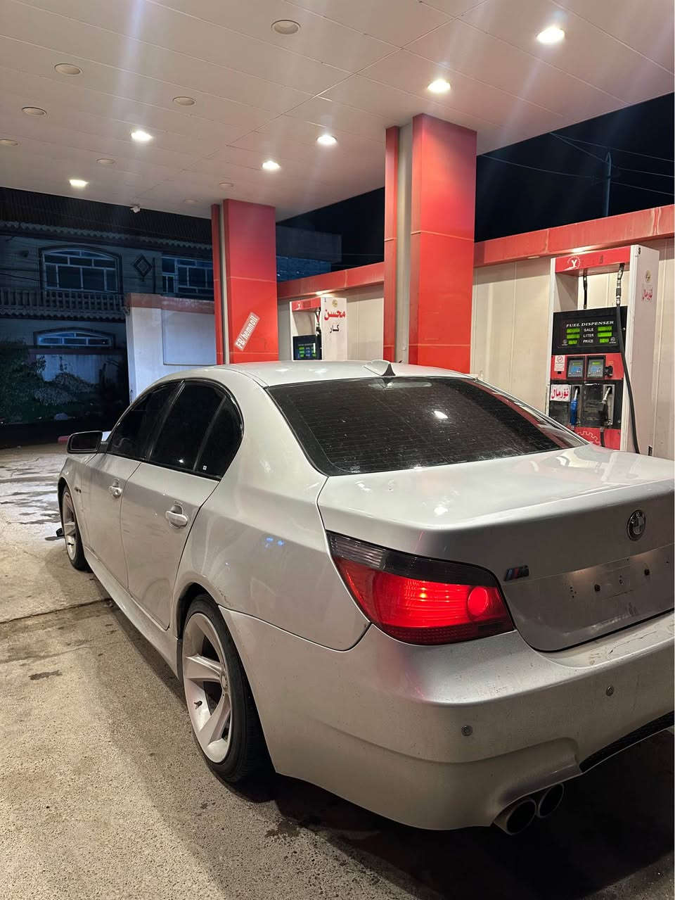 ‏Bmw E60 530i
بی ئێم چاوەبرۆ  ٥٣٠ مۆدیل٢٠٠٤
تێبین سیارەکە سوکان بلاد خۆمان 
مەنەفێست غرامە  بەشەرتە ٢٠٢٢داخیل بوە 
مواسەفاتی  کوشین جلدو کوشین هیتەر  کامل کراوە بە M5
دەبل گێڕە  چوار تایەی ویلی لۆک بۆ بەستراوە 
سەیارەکە مەکینە ٥٣٠ سەقەرە مرغوب  سیارەکەزۆر  خاوێن و جوانە 
سبوغ سەقف و حیزام بەشەرت پێش پشتی کەپسە گێر مەکینە بەشەرت 
ژ.م ***********
*********** واتساب أربيل, العراق

