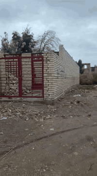 السلام عليكم شباب هيكل المساحه 100متر منطقه الانتصار قرب حماد اشهاب شارع ابو عمار الشريفي سكف ما مصبوب تواصل اتصال ع هذا بي واتساب ***********
