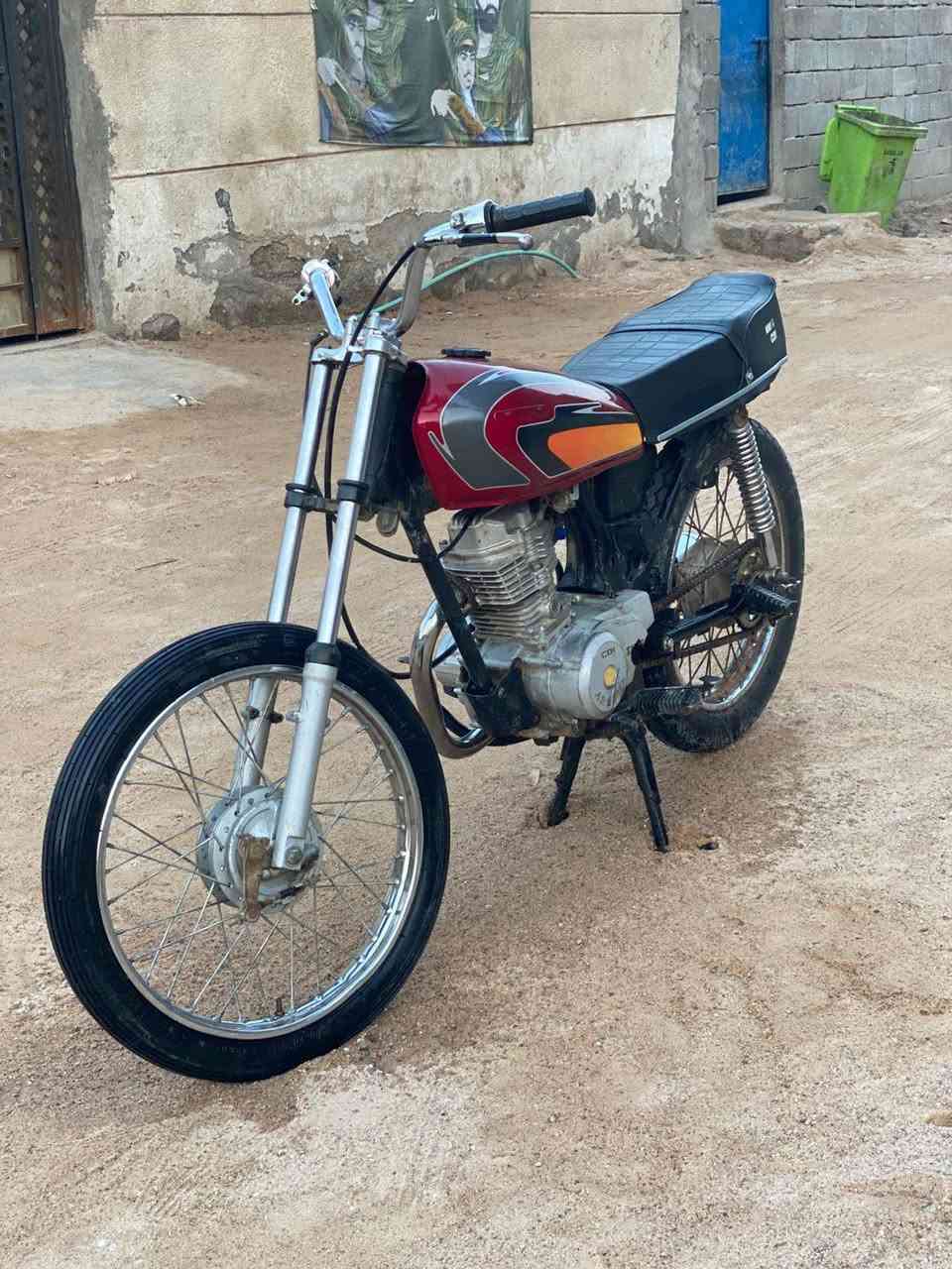 دراجه لبيع السعر المطلوب 300 وبيه مجال قليل المكان كرمه علي ***********
