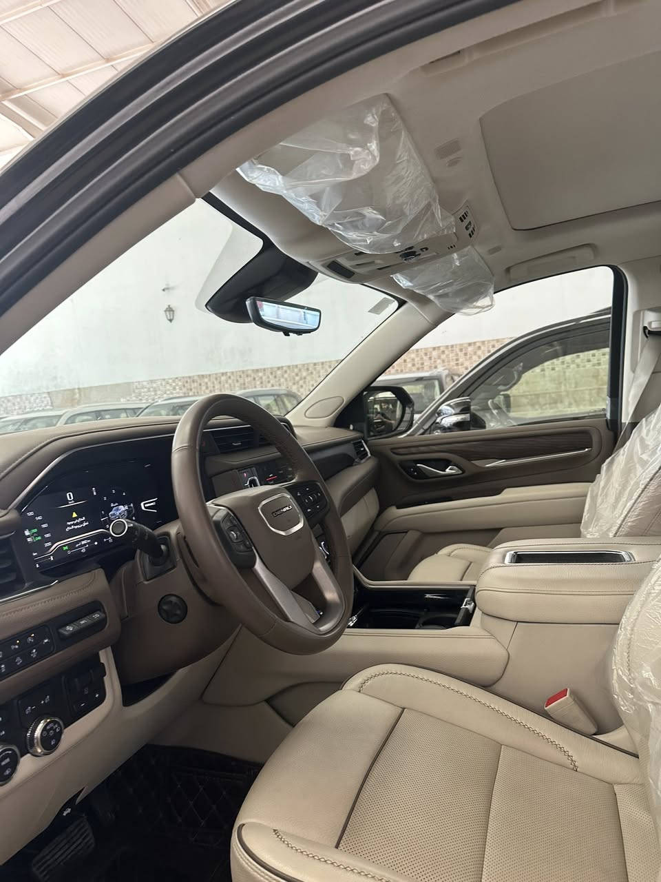 سلام عليكم دينالي الواحد ع واحد موديل 2024ماشية 9000الاف رقم بغداد مكفولة سيارة ومغلفه***********
