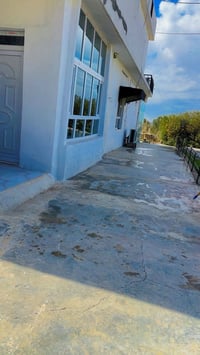 بهواره برزه • ٤ غرف • ٣٠٠م