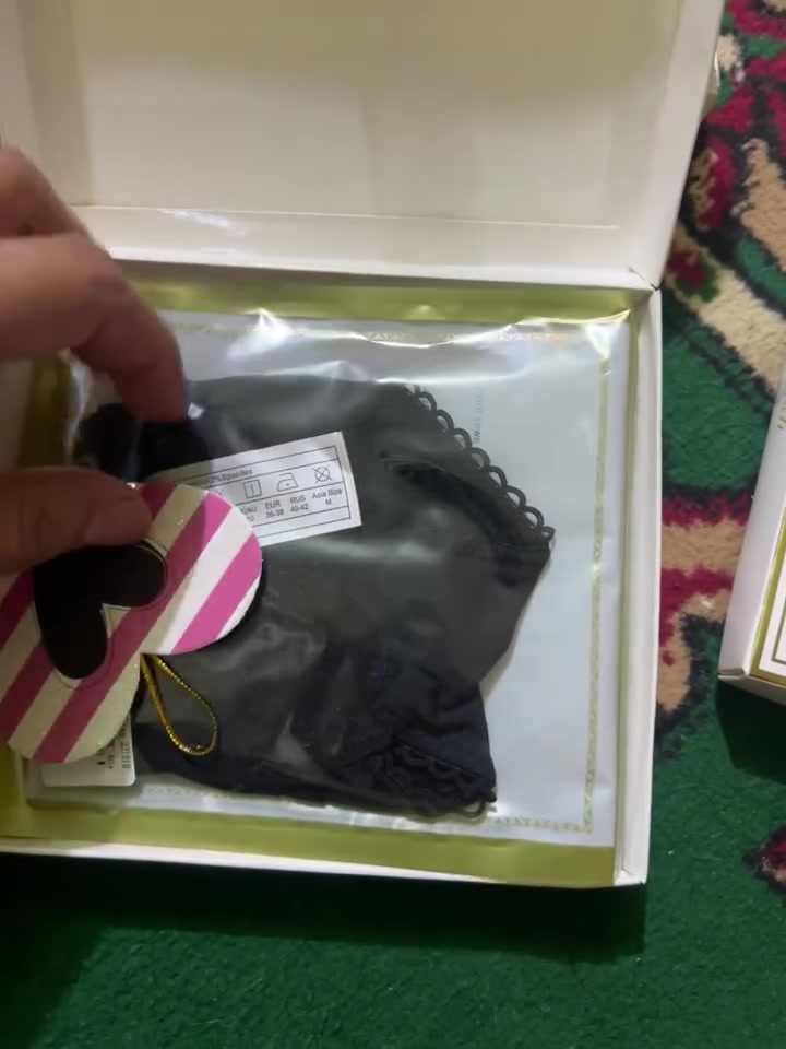 مجموعة شورتات داخليه ماركات اوربيه  فول جمال.  العددالكلي٣٠قطعه
٤٠مع التوصيل المهتم يعلق وادخله خاص


**إذا كنت صاحب هذا الإعلان وتريد حذفه لأي سبب، رجاءا أرسل رسالة إلى الدعم الفني**