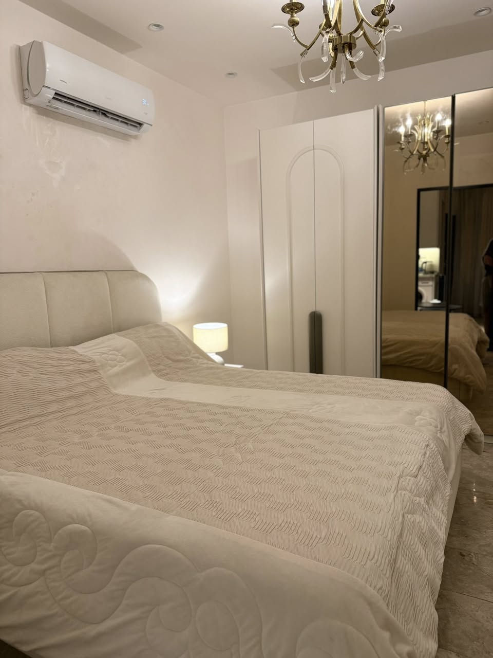 للبيع غرفة نوم تركية بعدها جديدة صارلها شهرين عندي  اشتريتها ب3.250.000
لا شخط ولا كسر وبالحقيقه بعد احلة 
سعرها 1.600.000وبيه مجال كلش قليل  
وهذا تلفوني ***********
