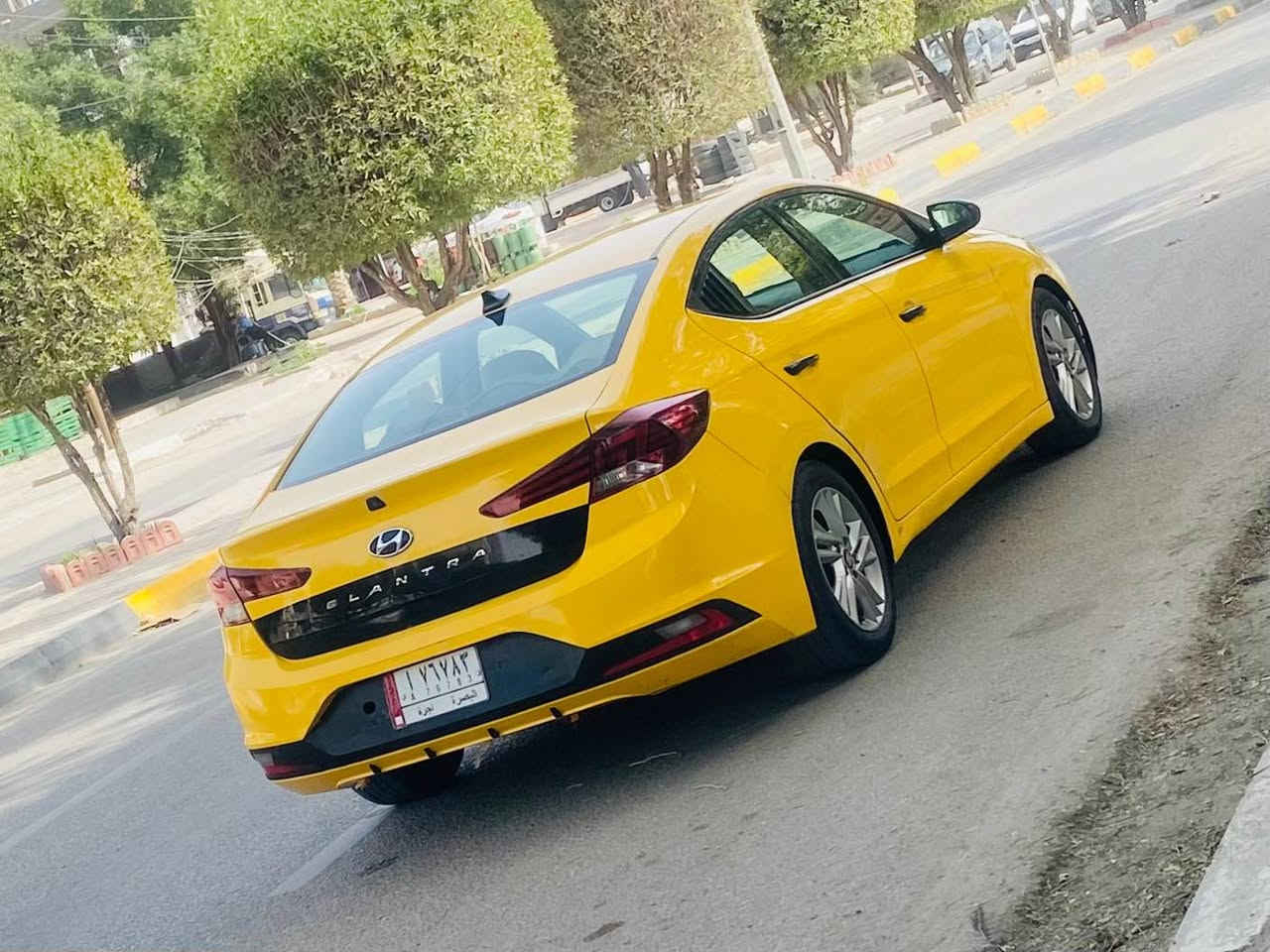 السلام عليكم للبيع هونداي النترا مديل 2019 وارد امريكي حادثه دور خلفي فقط والباقي مكفول كله ليبل وحد موصفات شاشه كامره دوره فل تحكم رادار امامي جانبي تحديد مساره توقف ذاتي كير AT مكينه 2000 دوش سنويه لغاية 28 مصفره هيه وغرمات السياره جديده حيل وجاهزه واي نقص مابيه كير مكينه مكفولات حداديه تخم تاير تدفه تبريد ثلج السعر 128 لاستفسار اكثر لاتصل على الرقم *********** مكان السيارة كربلاء مكلف بل نشر كربلاء, العراق
