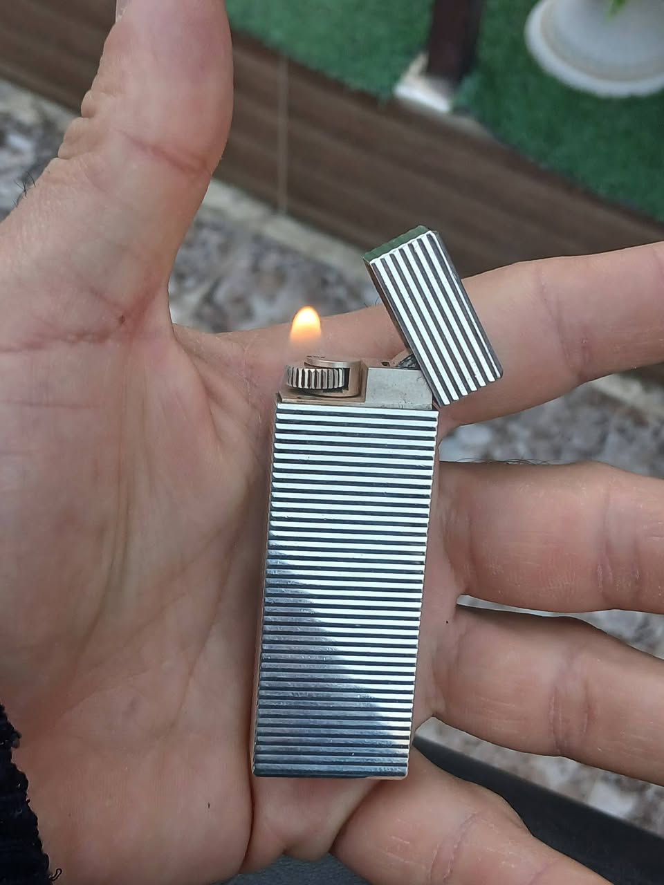 اللهم صل على محمد وآل محمد الطيبين الطاهرين
قداحة كارتير باريس 
نضافة جيده جدا
السعر( 400$)
***********
