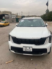 سياره سورنتو موديل25 ماشيه 1000 السعر على الخاص 07713336165