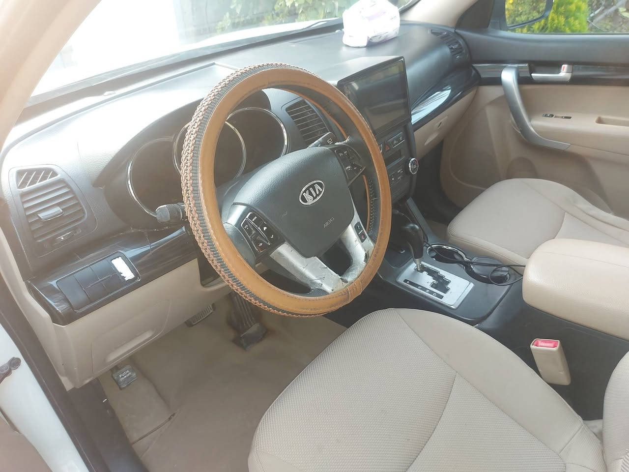 السلام عليكم
المواصفات
كامره
ويل 17
5 ويل كب 
كشتات مخمل
كشاف ضبابي
لد خلفي
تخم تاير
محرك 4 سلندر دوش 
مثبت سرعه
تبريد ثلج
داخل بيجي
سورنتو ٢٠١٢
شاير بل مري
مري شفط
7 راكب
تبريد بيانو
تبريد مركزي
حساسات خلفيه
تحكمات ستيرن جهتين
كير اوتوماتيك و عادي
نظام EKO اقتصادي
استلام شركة البخيت
السياره جاهزه من كلشي.السياره مقفوله من الشخط بصمتين تبريد ٣ قطع ***********
السعر ١٥٨ وبيهه مجال قليل
