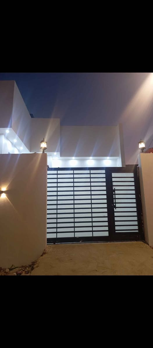 السلام عليكم بيت للبيع المساحه 150م مع قطعه ارض المساحه 150م طابو زراعي عراقي العنوان بصره ابي الخصيب السبيليات قرب تصوير نور المرتضى الاتصال على الرقم التالي *********** البصرة, العراق
