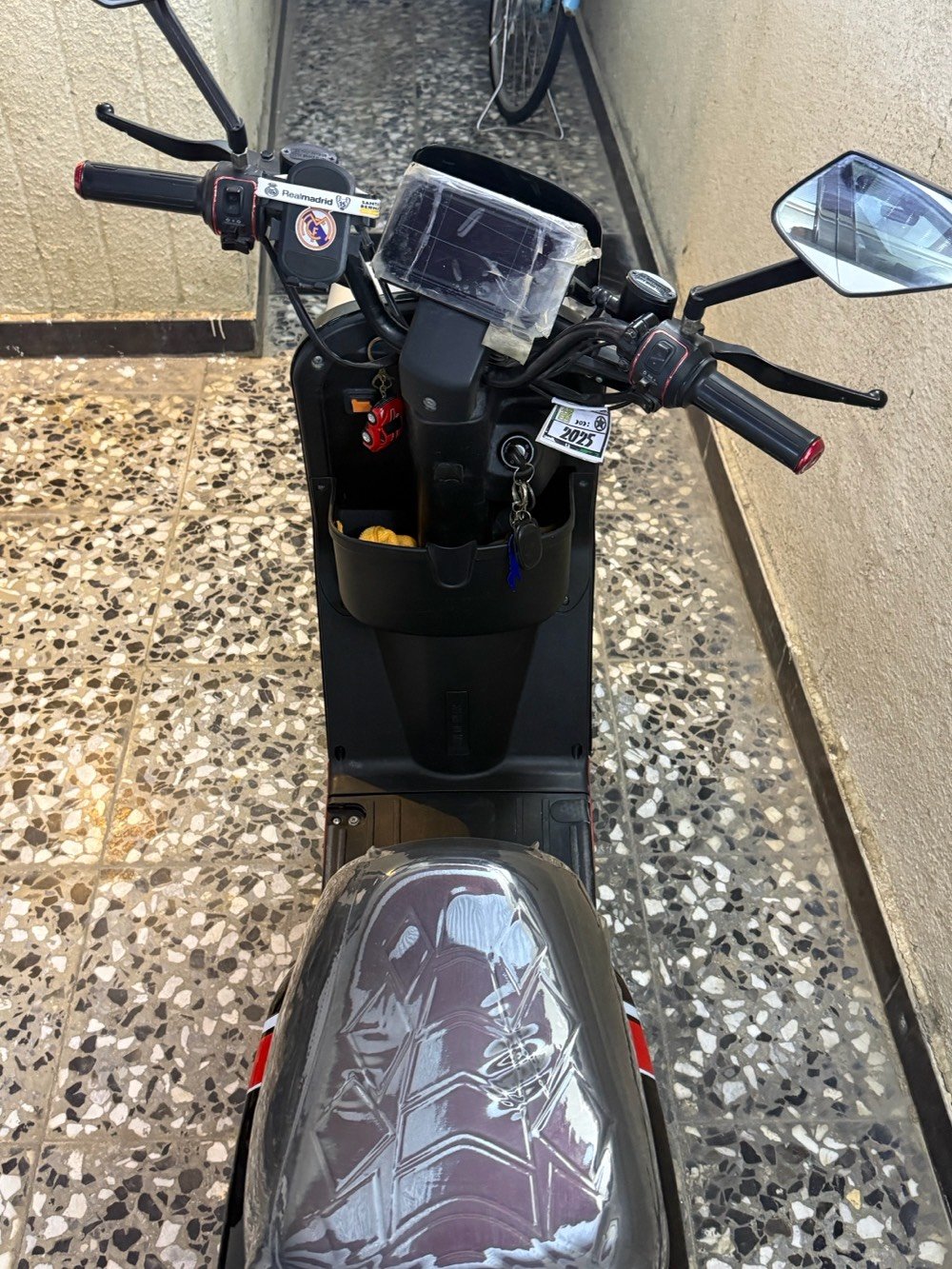 السلام عليكم  دراجة ار 7 للبيع دراجة مكفولة
والدارجة ما ماشية اهواي ماشية بس 4تشر وسعرها 475 الف وبيه مجال مكاني بصراة الزبير الرقم ***********
