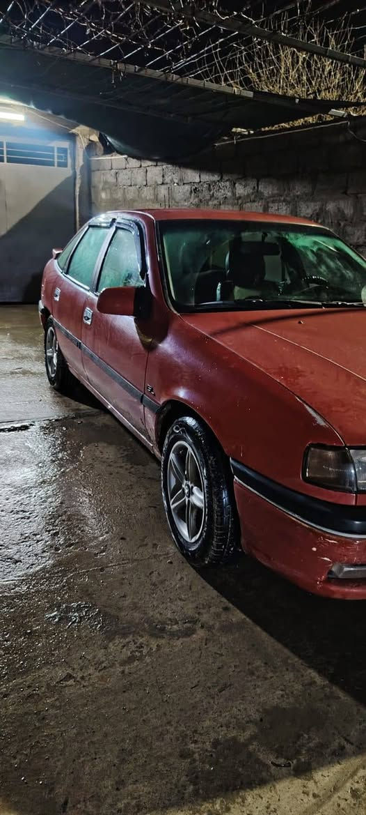 موديل 93 حجم 20 بدون صبغ ترايها حلوه حيل سياره نضيف حيل بيع مستعجل السعر ٤٧وبيها مجال 
***********
