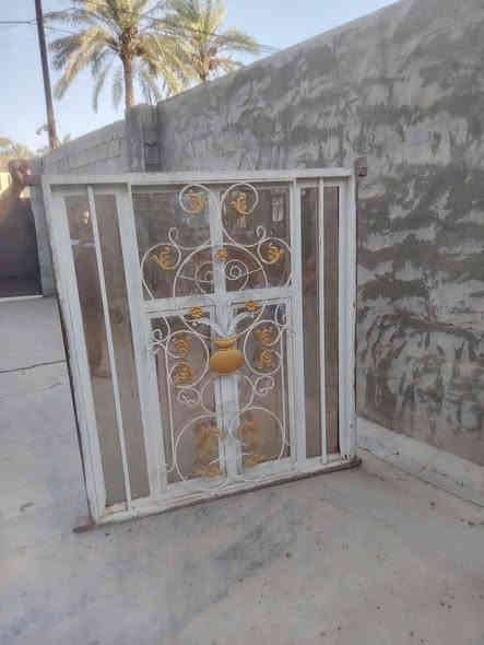 سلام عليكم يوجد شباك البيع كامل هوه جامه بعد جديد نضيف كلش البيع سعر 120ابي تاخذه كبل شده هوه جام مالته  مجال مكاني بغداد ابوغريب. ***********
