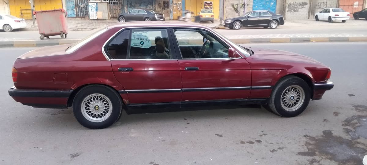 السلام عليكم
سياره 735.    BWM.     للبيع موديل ١٩٩٩
السياره نضيفه خير من الله محرك جديد كير جديد 
كهربائيات كلها شغاله مكان السياره ميسان العماره 
رقم السيارة بغداد 
بلاديه 
السعر ٦٠ وبيه مجال قليل مراوس اراوس 
العنوان ميسان 
هاتف ***********
