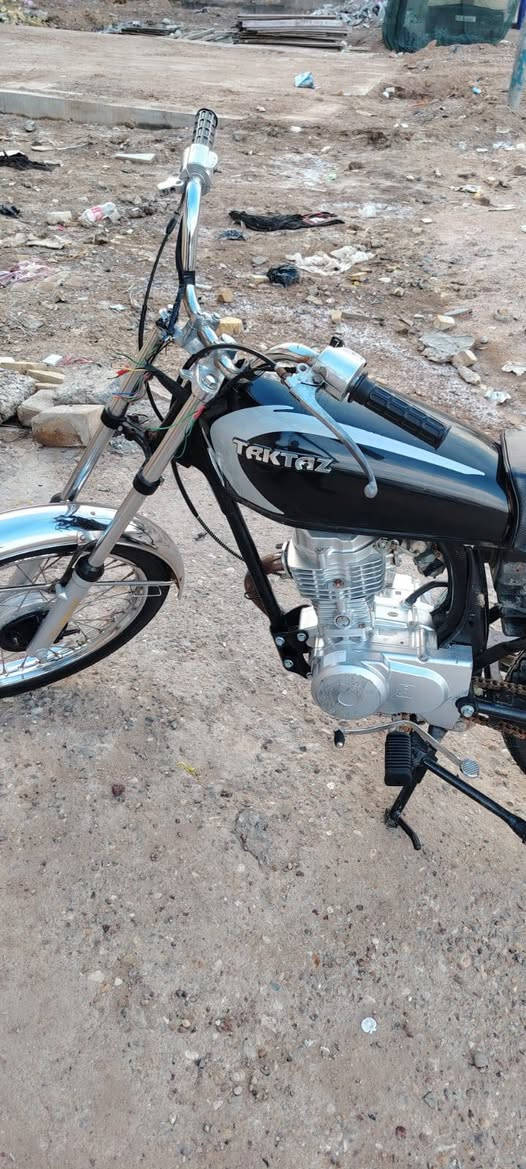 دراجه للبيع بدون وراق نضيفه ***********
