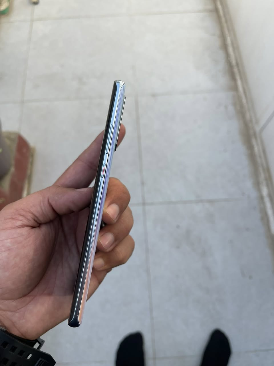 هواوي p30 برو ذاكره ٢٥٦ رام ٨ شحن سريع ٤٠ واط يدعم الشحن لاسلكي كاميرا زوم ***********
*********** السعر ٢٧٥
