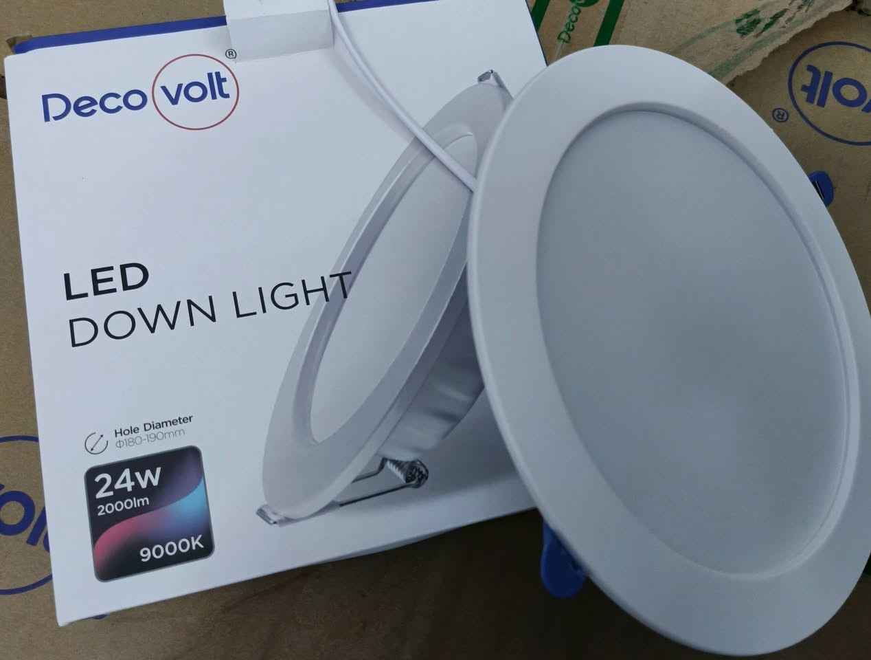 سبورت لايت للبيع متوفر ٣٠ قطعه
القدرة: 24 واط (24W)
شدة الإضاءة: حوالي 2000 لومن (إضاءة قوية)
لون الإضاءة: 9000 كلفن (أبيض بارد جدًا – يميل للزرقة)
حجم الفتحة (Hole Diameter): من 180 إلى 190 ملم
الميزة: حماية للعين (Eye Protection)


**إذا كنت صاحب هذا الإعلان وتريد حذفه لأي سبب، رجاءا أرسل رسالة إلى الدعم الفني**