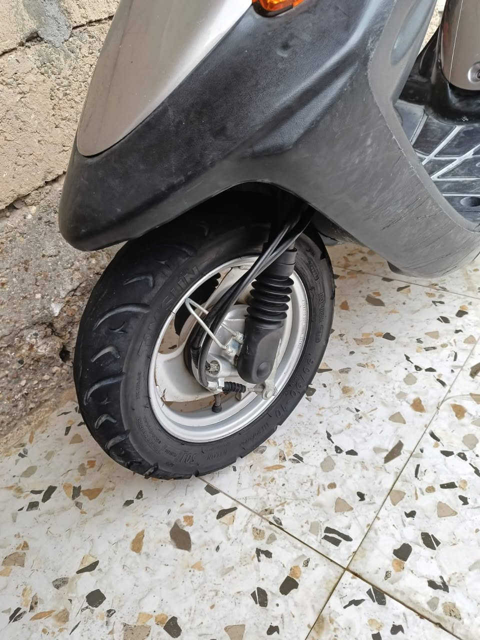 دراجه للبيع يوماها ام تسعه زروف ياباني   استان كهربائي  دراجه فحل سعر 800 وبيها مجال{{***********
