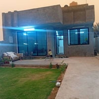 قطعه ارض للبيع المساحه 320متر تحتوي على دار مساحه البناء 130 بناء طابو...