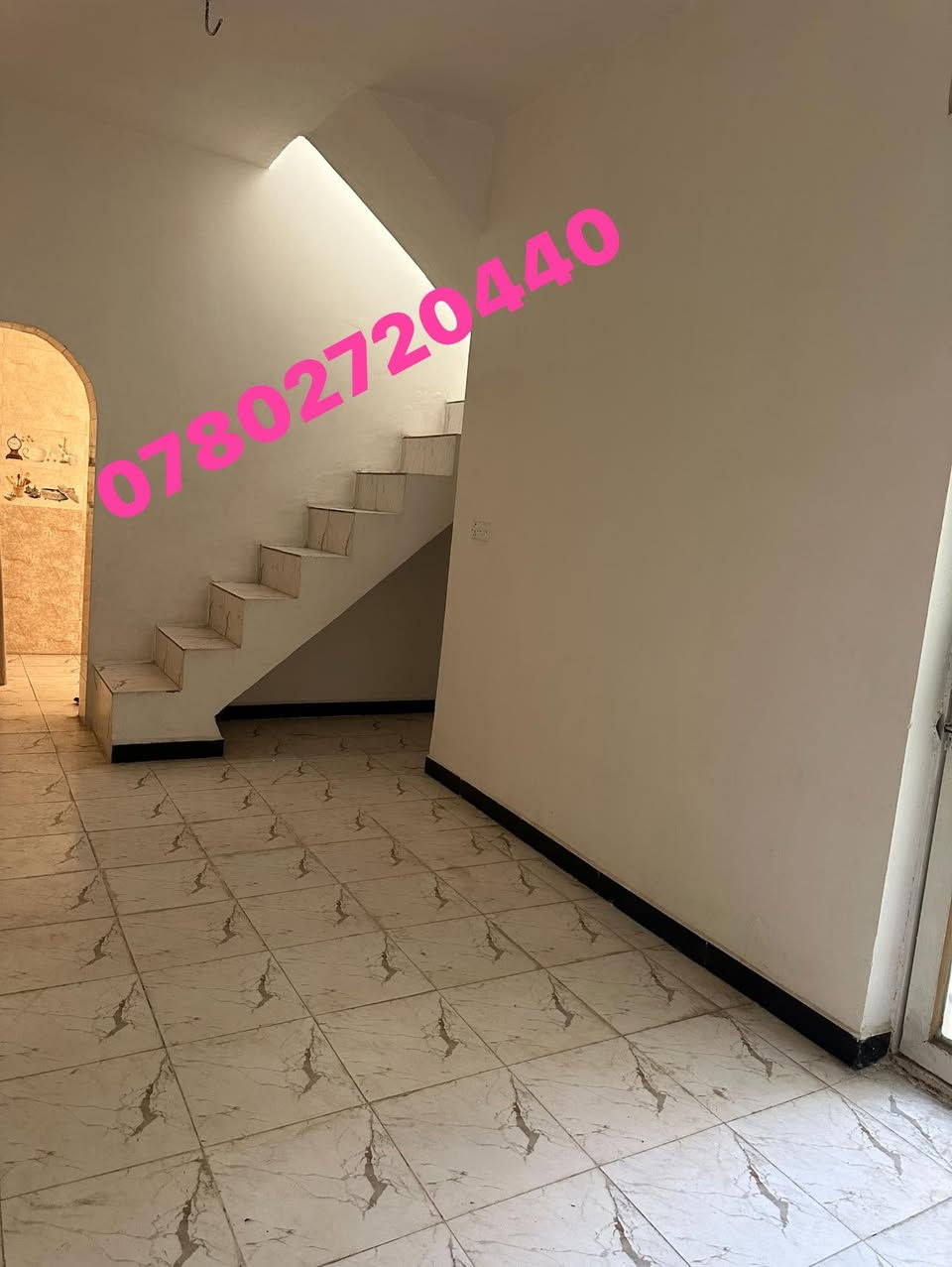 يالله بيت.  لليجار.  طابو صرف نجف حي ميسان 

طابقين بناء. جديد. المساحه. 100. متر. الطابق الأول 

غرفة.    صالة.   مطبخ.  استقبال.  صحيات.  

داخلية وخارجية. الطابق الثاني 

غرفتين.  وصالة.   وصحيات. سعر. اليجار. 350.الف
"""""""""""""""""""""""""""""""""""""""""""""""""""".        مكتب ابو حوراء الحسناوي للعقار 

اتصال.    (***********).     (***********)

                              لليجار.  فقط

يوجد لدينا.   ايجار.   رهن.   بيع.   شراء. مكتب ابو حوراء 

عنوان. المكتب نجف حي ميسان مقابل السوك الأخير  
""""""""""""""""""""""""""""""""""""""""""""""""""""
