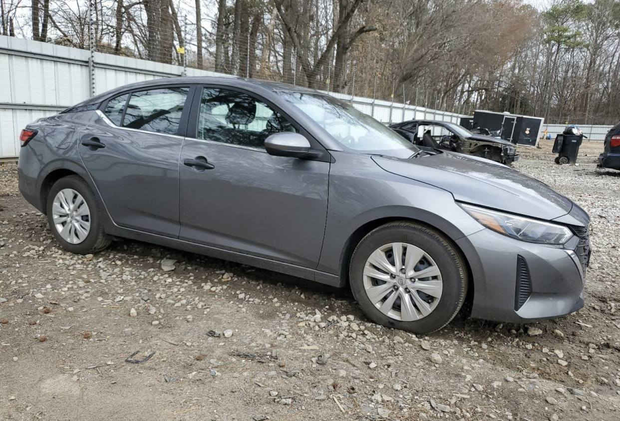 السلام عليكم 
سنترا S 2024 
مكينه 2000
 السياره بااسمي  رقم سليمانيه تحويل مباشر 
مواصفات s بصمة تشغيل
شاشة ايباد تدعم كار بلي
كامرا خلفية دواره 
حساس خلفي 
رادار امامي خلفي جانبي 
فول تحكم استيرن جهتين
كروز سرعه وتحديد مسار قيادة آليه
توقف ذاتي 
نقاط عمياء 
ماشيه 30 ميل 
السياره كلين بدون حادث مكفوله كفاله عامه صور الحادث بالمنشور ...
للاستفسار الاتصال 
*********** بغداد, العراق
