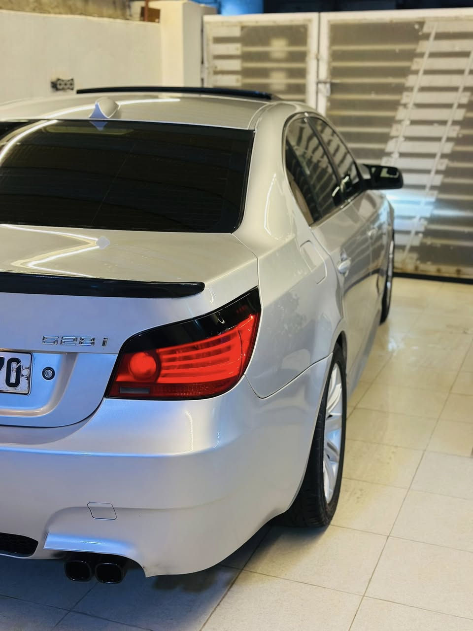 BMW-E60-2008-528

-------------------------------------
#السعر : 132$ وبيه مجال بسيط 
‏
#رقم الهاتف : *********** 

#رقم السيارة : دهوك 

#مكان السيارة : واسط/العزيزية 
-------------------------------------
للبيع فقط 
ميماتي موديل 2008 حجم 528 نوزل قصير اصل  رقم دهوك جديد سنوية جديدة مشروع سيارة كت M كامل بيه كم قطعة صبغ بدون حادث شواصي لغود كفاله 
تفاصيل سيارة 👇🏼👇🏼
1_ كير كوبرا🗝
2_محرك 6 سلندر⁦⁩+كير تبترونيك مكفولات ⁦⚔️
3_تبريد قطعتين ❄️
4_كروز سرعة 🔒
6_مراية داخلية+جانبة عاكسة 🪞
7_تحكم ستيرن ⚔️
8_ كشنات كهرباء⚡️
9-شاشة اعطال🖥
10-داخل اسود  
11-لايت زنون LED 🔦
12_ جام اخضر💚
13_بصمة 🔗
14-ويل 18 اصلي تو سايز+تخم تاير جديد⚔️
15-بك لايت LED💡
16-صدر امامي خلفي جديد ⁦⚔️
17-نظام DTS
18-هزة وفحص جديد⚔️
19-حساسات امامية خلفية ⚔️
20-انارة ترحيب💡
21-دمامات جوة الكشن 
22_منفذ AUX
23_ماوس تحكم 
24_شاشة 
25_
-------------------------------------
