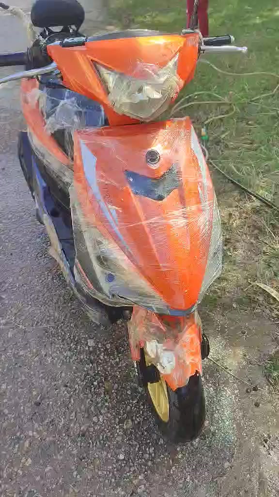 السلام عليكم دراجه للبيع سيام باب اول دراجه خير من الله مامتعوبه ابد شلعه تاكل الكاع نضافه فول لفول من محرك من كهربائيات من كلشي شوفت عينك.يريده لاتصال عل رقم هذا رقم ولد راح اخليه الكم ***********
