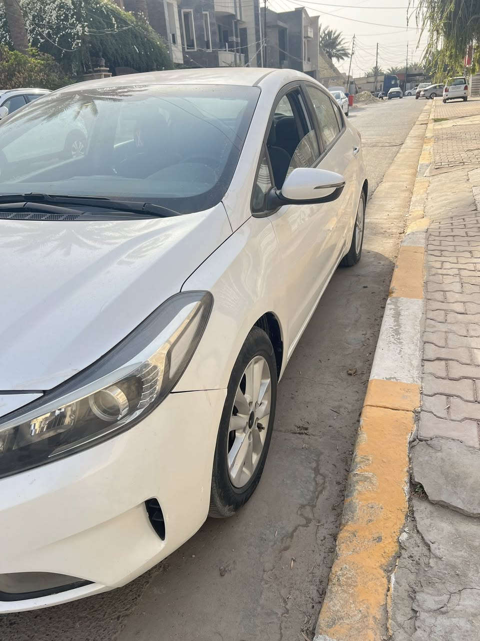 السلام عليكم
كيا سيراتو خليجي 2017 
السياره مكفوله من الصبغ بأسمي
مواصفات سياره نص
شاشه كامره
تحكم ستيرن 
مود درايف ايكو + سبورت
حساسات خلفيه
مري كهرباء + شفط
گير محرك تبريد على وضع الشركه
مكان السياره بغداد
***********
***********
السعر 128 وبي مجال
