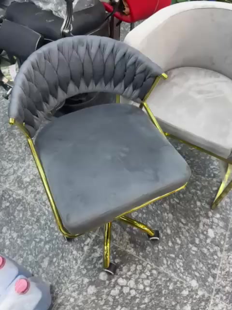 ارقى واحدث ديكورات الصالونات المودرن 
@إشارة


**إذا كنت صاحب هذا الإعلان وتريد حذفه لأي سبب، رجاءا أرسل رسالة إلى الدعم الفني**