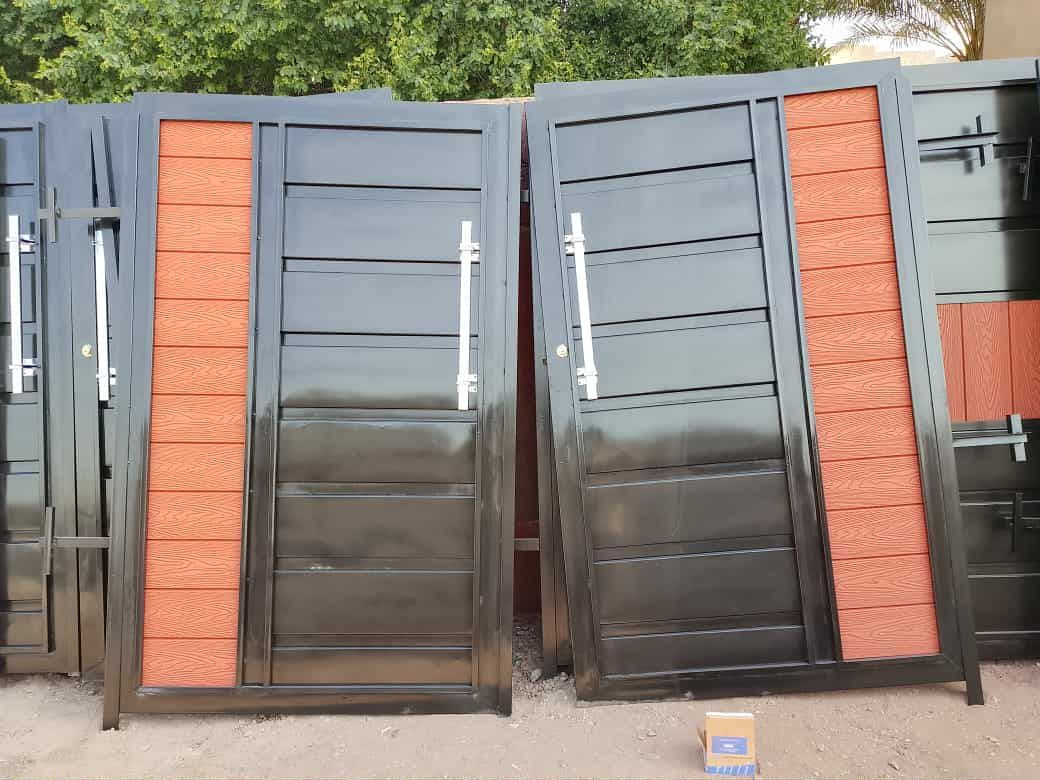 معمل حداد السلام بواب وشبابيك جملة فقط جنل ٣ مليم ونص ولا داخل مليم ونص شخل درجة ولة مكاني بغداد جملة فقط ***********
