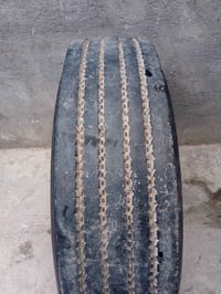 تاير هينو لبيع اخوالجديدللبيع السعر 50وبي مجال 07726048418