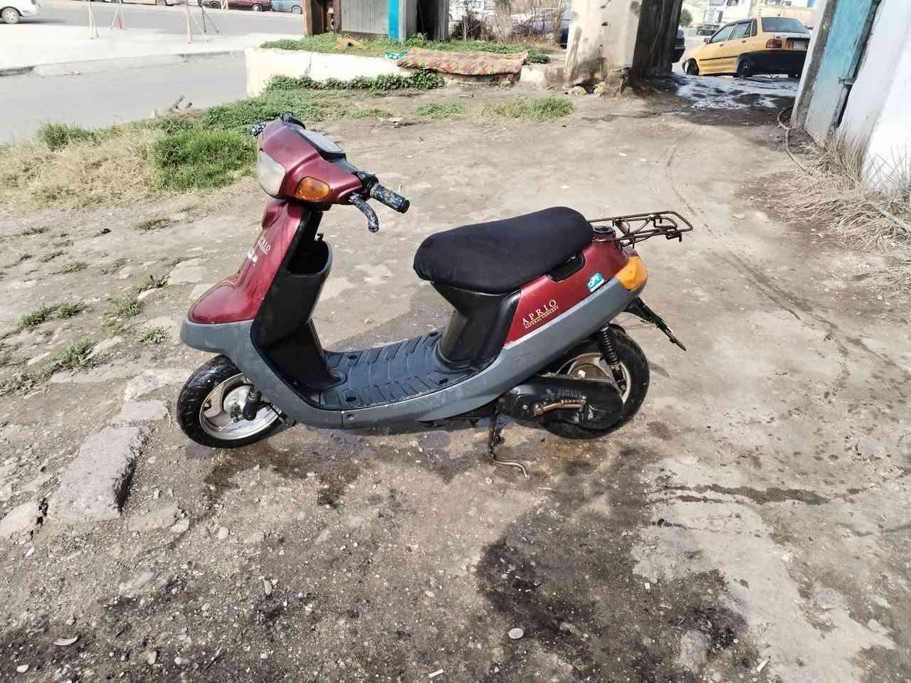 البيع مكينه مامفتوحه بس قبق هندر فقط السعر ويرمنيه كلها شغاله بس يعوزو باتري السعر 350 وبي مجال ***********
