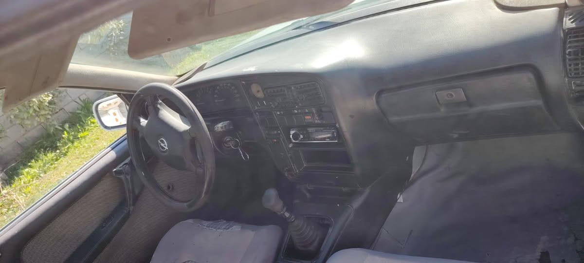 مساء الخير اخوان سياره نوع اوبل ستيشن كير محرك خير من لله صدر نص عمر داخل نضيف رقم انبار سعر 25بيها مجال للطيبين مكاني بغداد اليوسفيه ***********
