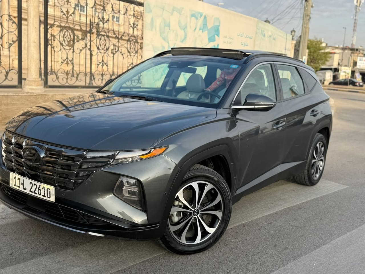 سلام عليكم 
توسان موديل 2023 هاييرد
وارد امريكي حادث جاملغ وباب 
موصفات برستيج اعلى موصفات بلتوسان 
بنراما كامرات360 درجه تتقدم بلصمه تدفئه تبريد مقاعد رادارات جنطه كهرباء واهاي موصفات 
ممشى السياره 30 mi السيارة جديدا مناقصه اي شي مكانه شارع فلسطين السعر 193$ للاستفسار***********
