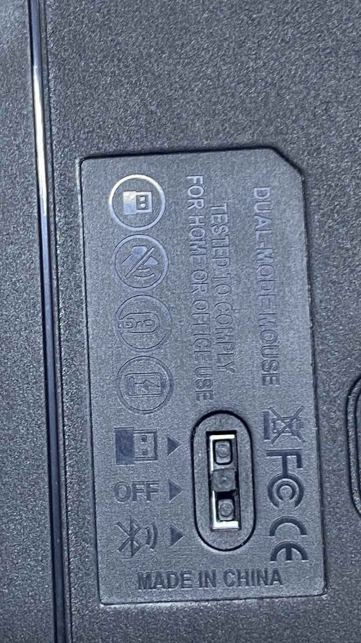 ماوس hp W10 وايرليس
اتصال مزدوج عن طريق شريحة 
2.4GHZ 
وعن طريق Bluetooth
شحن Type-C ( وياه الكيبل مالتة ) 
إضاءة RGB جذابة 🌈
قابل للشحن وعملي للاستخدام اليومي 🔋
________

السعر : 13 الف
توصيل مجاني لكل العراق 🆓
ملاحظة : يتوفر كميات 📦
للحجز خاص او واتساب : 
***********
