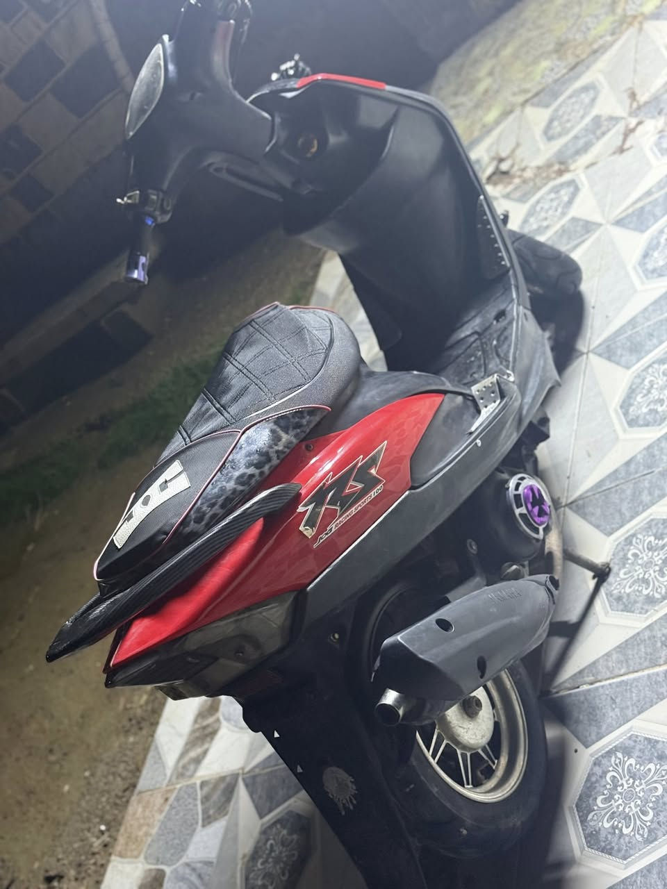 السلام عليكم دراجه ماكس للبيع  بوشه 49 بلادي  دراجه نضيفه ما مفتحه صلنصه رياضيFM مكاني ديالى بعقوبه سعر 550وبيه مجال  الرقم ***********
