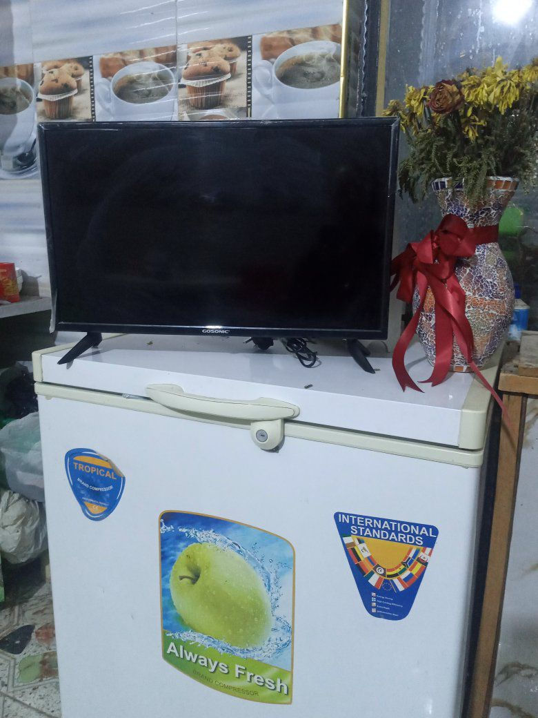 شاشه  قياس ٢٤  بدون نت نظيفه  السعر  ٦٥ .
شاشه انترنت قياس  ٣٢ سامسونك بالكارتون  سعر  ١١٠  .
شاشه  انترنت بالكارتون  قياس ٣٢  سعر  ١١٠ 
ماركة باناسونيك . *********** بصره
