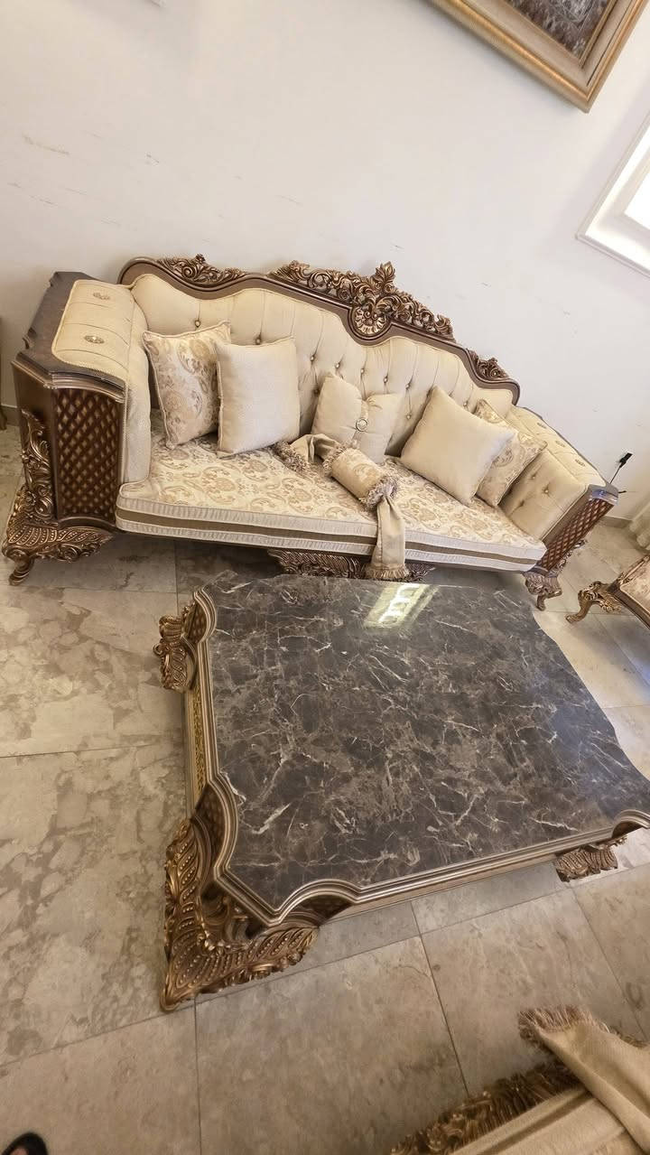 تخم ملكي فخم دزاين إيطالي حديث ضخم اخو الجديد  ١٠ مقعد وطبلة وسط ضخمه الشراي يتصل ع الرقم 
***********
