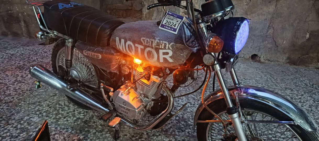 السلام عليكم دراجه نامه برو غطاس الدراجه جديده 23 طالعه 24 أوراق سكنر كله شغال مكاني نجف السعر 680 وبيهه مجال قليل رقم ***********
