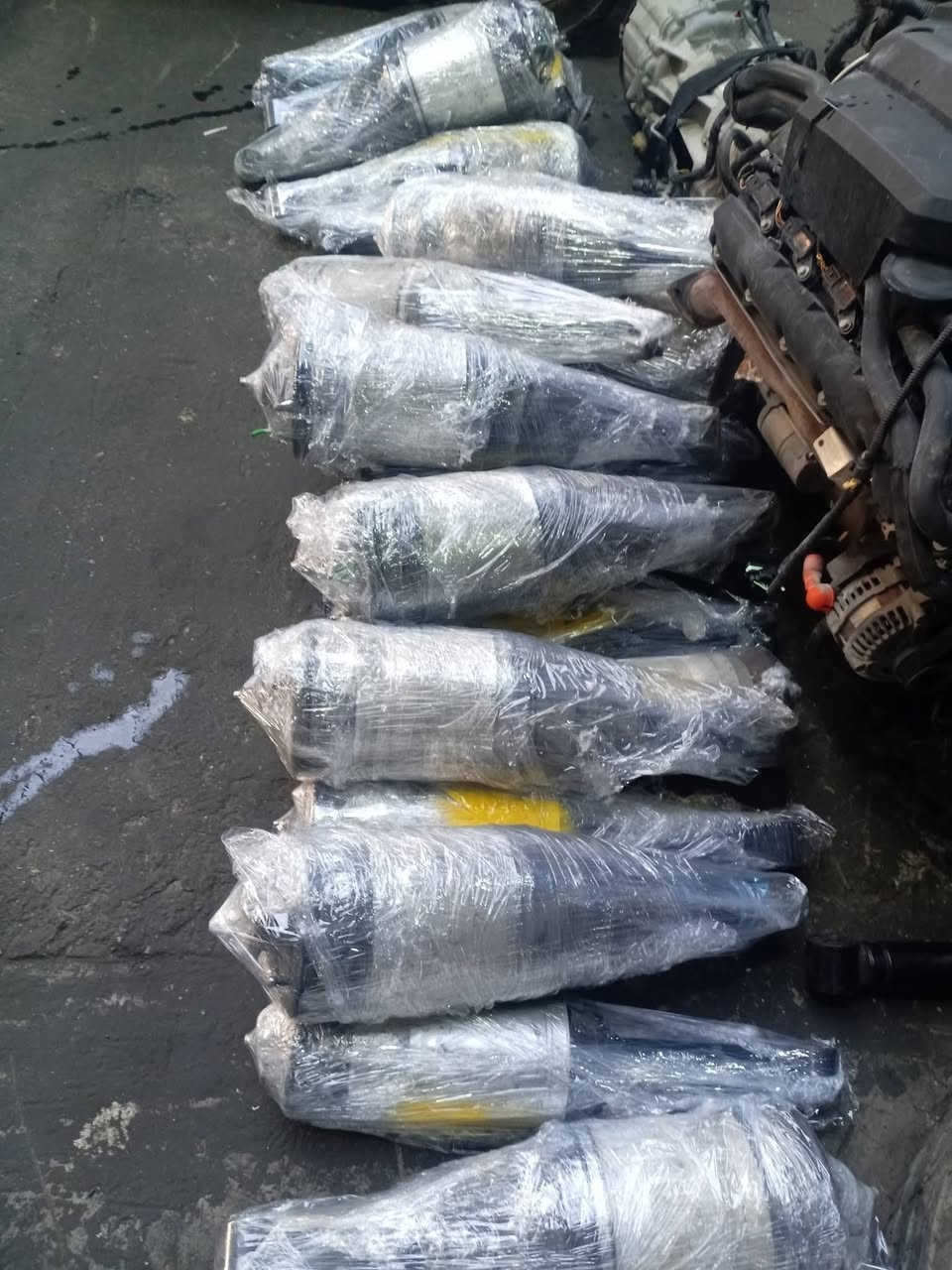 السلام عليكم اخواني كل عام و انتم بخير
غدا ان شاء الله متواجدين بالكراج وصل حاوية قطع جديدة رانج روفر فوك سبورت نتشرف فيكم وبزيارتكم والأسعار ان شاء الله مانقصر وياكم
العنوان السليمانية الصناعة خلف كراج بغداد القديم لأي استفسار يرجى الاتصال على الأرقام التالية ***********
***********
